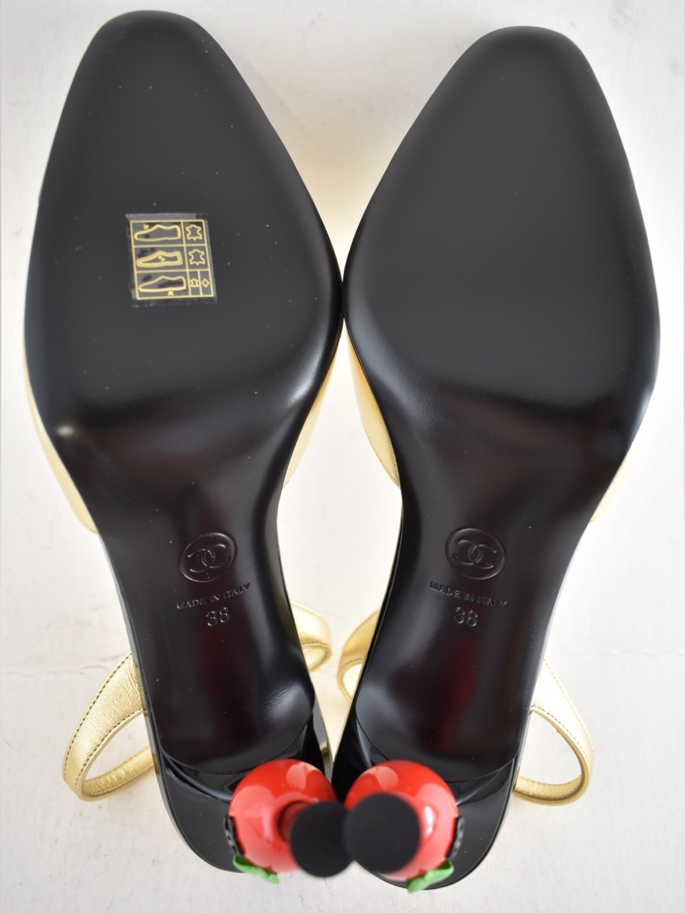 Chanel 26A Metiers Blazy Gold Black Red Apple Sling CC Slingback Heel Pump 38 - Picture 16 of 16